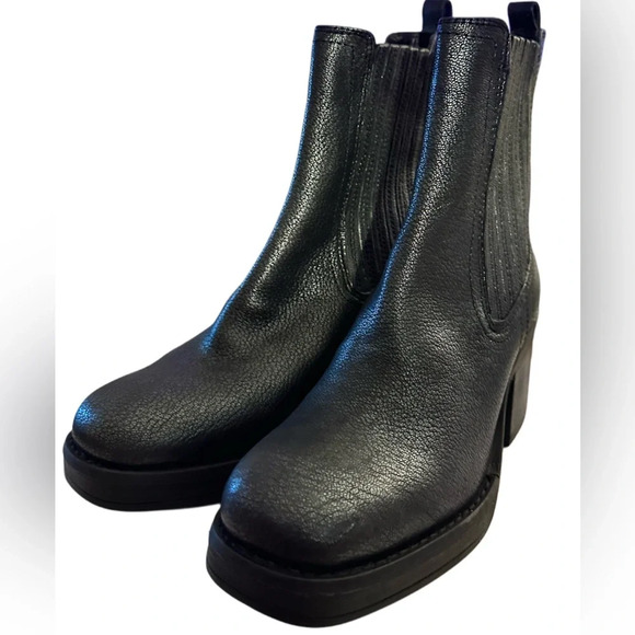 New Kenneth Cole New York Women's Jet Chelsea Boot - Picture 1 of 6